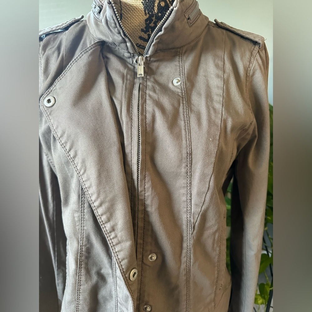 Express light brown utility jacket. - Picture 5 of 7